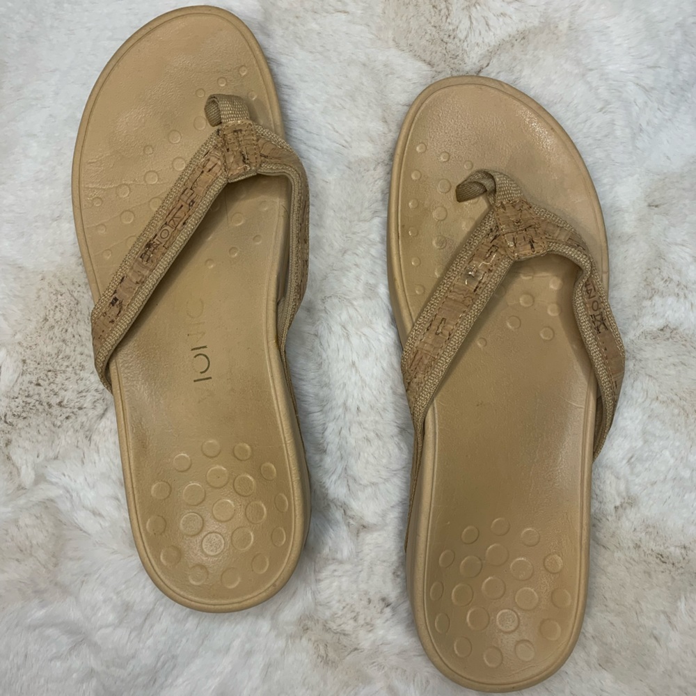 Vionic High Tide Sandal wedge